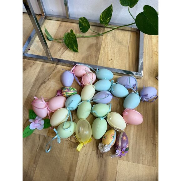 Large lot of vintage Easter hanging eggs - Picture 1 of 9